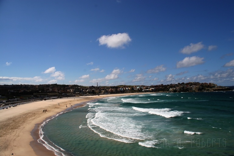 IMG_2599.jpg - This is a pretty famous shot of Bondi beach, however it usually shows thousands of people on the beach.  We were there during winter so...