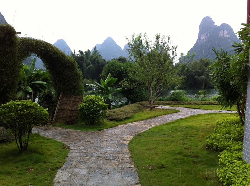 ys21.jpg - This is on the way to our room.