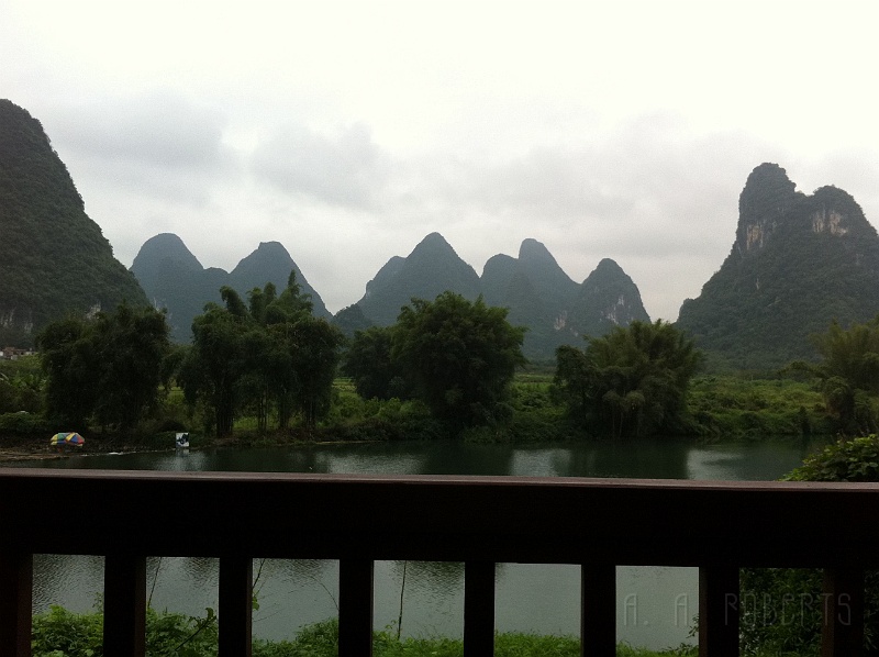ys22.jpg - So after our trip down the river we went to our hotel in Yanshou called the Mountain Retreat.  The guide on trip advisor made it sound like we would be in a hovel.  It was beautiful!