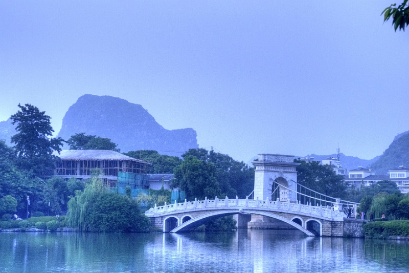 quilin27.jpg - Guilin has a height restriction on its buildings to maintain the character of the city.