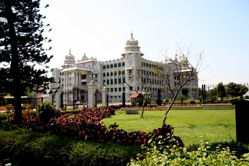IMG_4778.JPG - This is one of the palaces now used by the government.