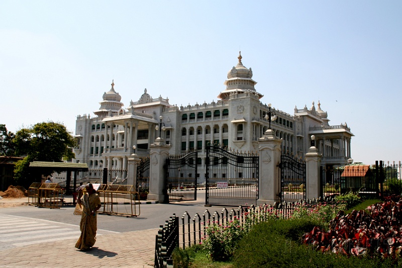 IMG_4779.JPG - I took an auto rickshaw around town.  My driver told me all about this place.
