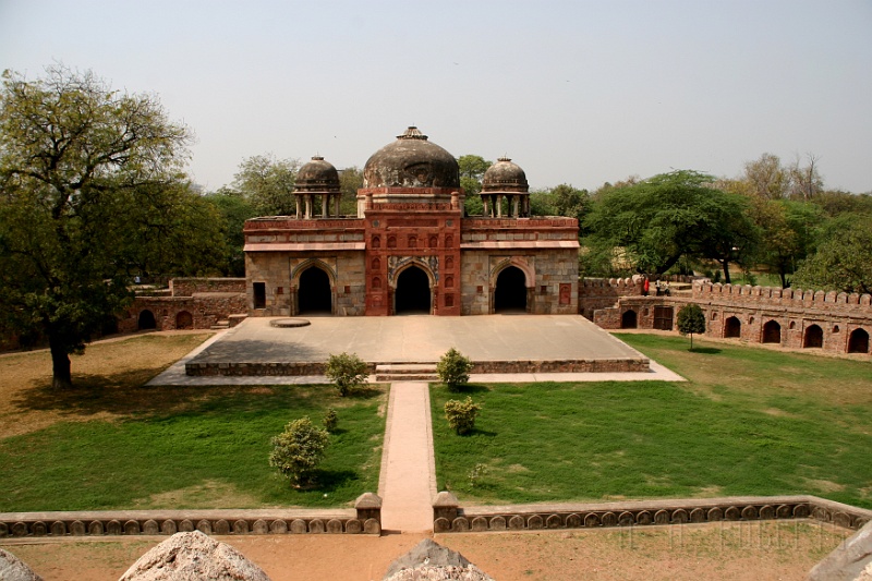 IMG_5851.JPG - Here's a shot of the tomb from atop the mosque.