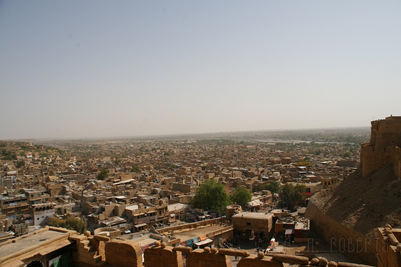 IMG_6251.JPG - This is looking out from the rooftop of the palace.