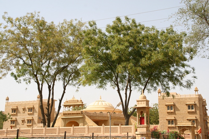 IMG_6305.JPG - Here's another shot of the outside of the Gorbandh Palace hotel.