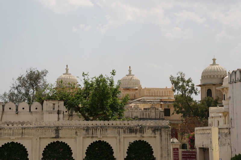 IMG_6817.JPG - Those domes belong to the part of the Palace complex which has been turned into a hotel.