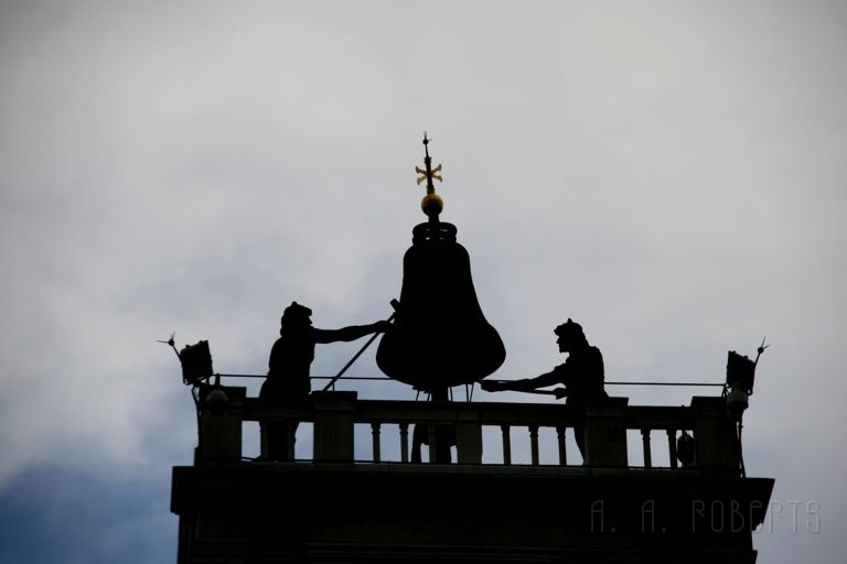 IMG_3362.jpg - These two gentlemen strike the bell on the hour.
