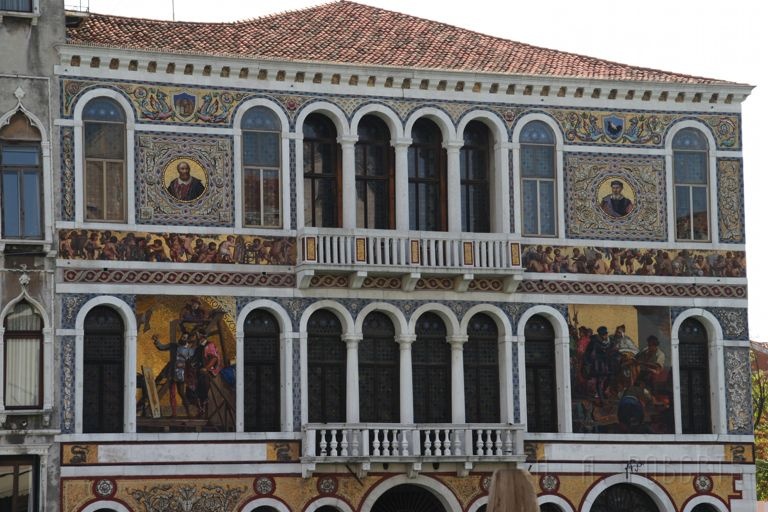IMG_3527.jpg - This palazzo is on the grand canal.