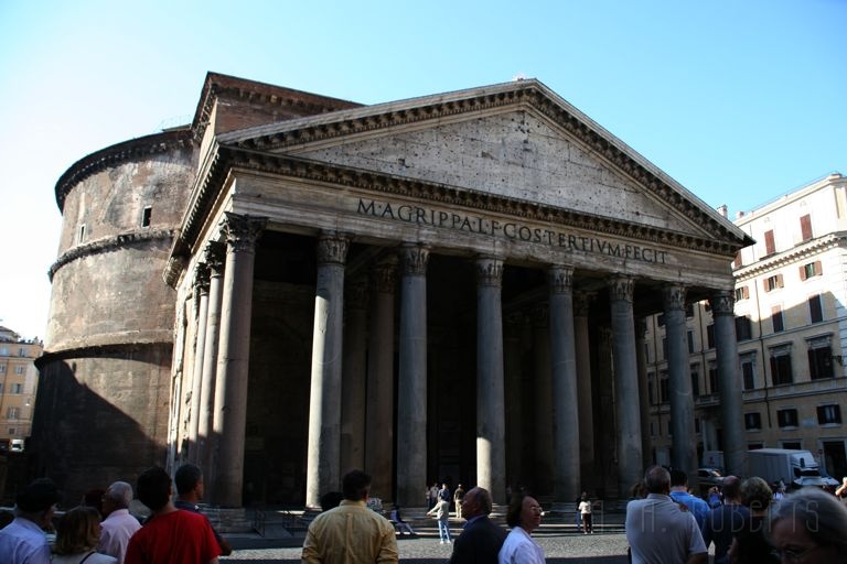 IMG_4054.jpg - The outside of the Parthanon.
