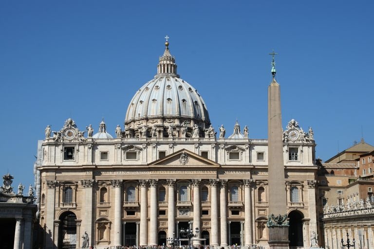 IMG_4089.jpg - This is St. Peters in the Vatican.