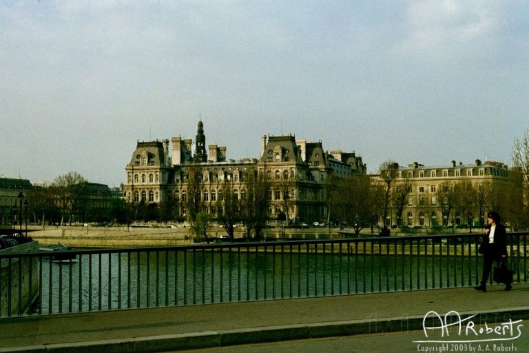 paris17.jpg - River view.