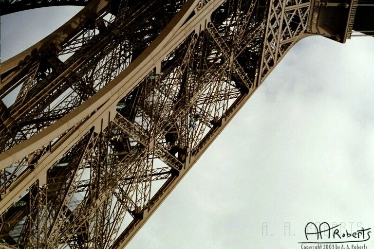 eiffel12.jpg - Another support view.
