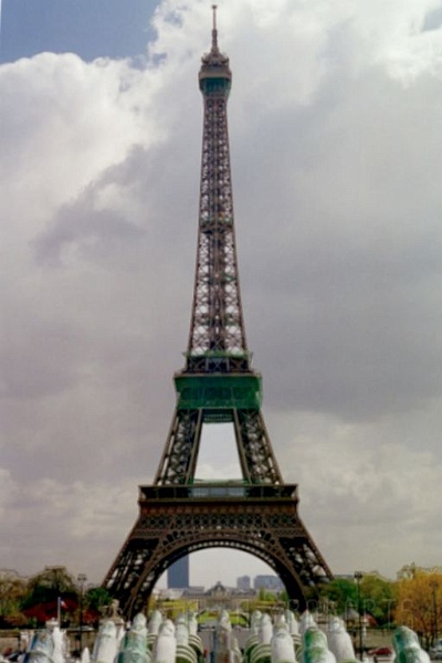 eiffel14.jpg - A cannon view.
