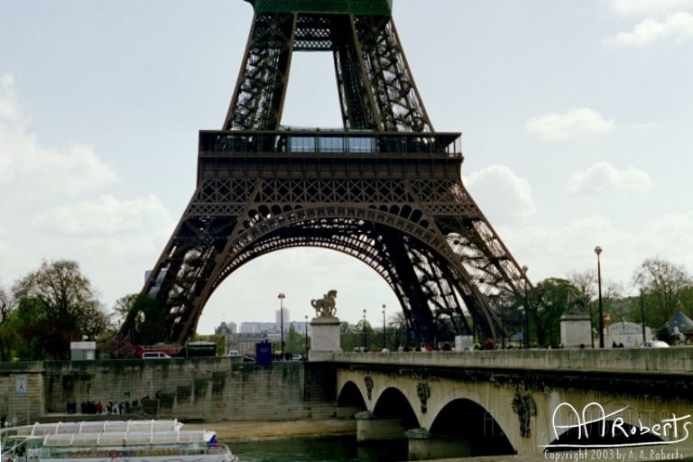 eiffel6.jpg - A bridge view.