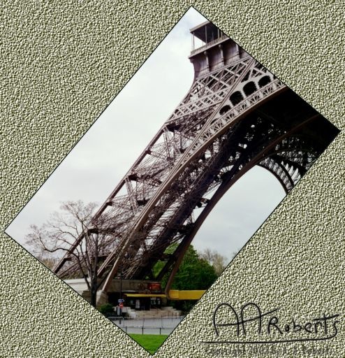 eiffel8.jpg - A support view