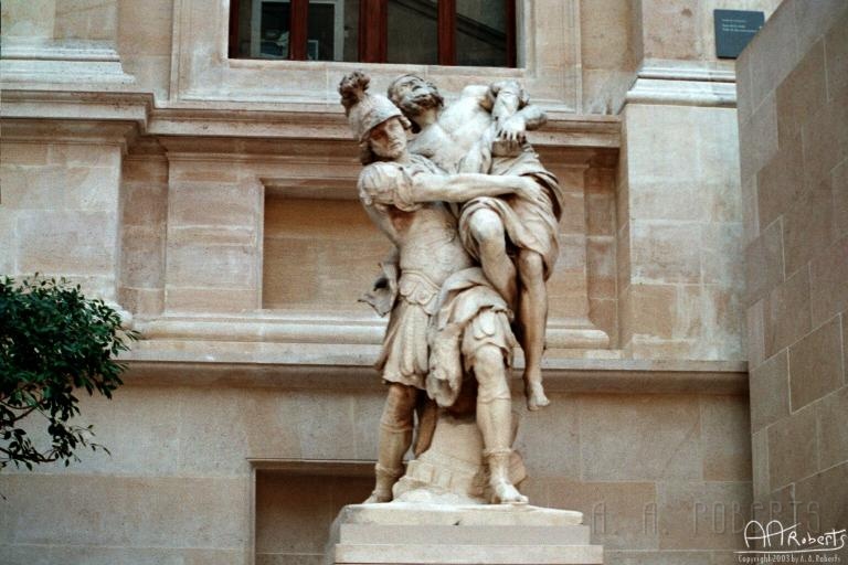 louvre-statue8.jpg - He's so macho!