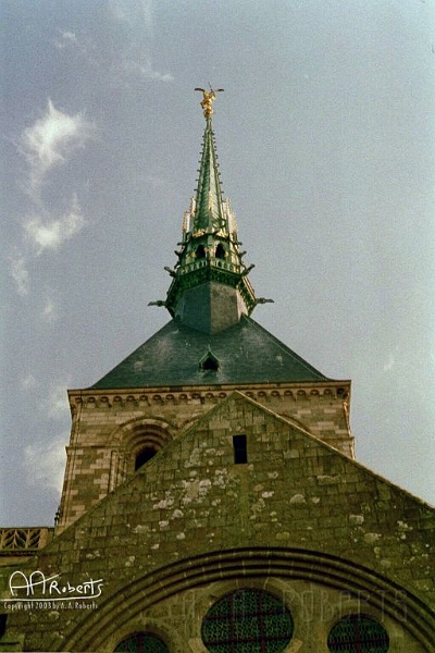 mont13.jpg - The goldent statue of St. Michael was added later on by helicopter.
