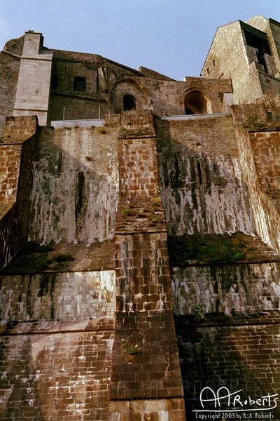 mont3.jpg - Like I said... easy to defend.