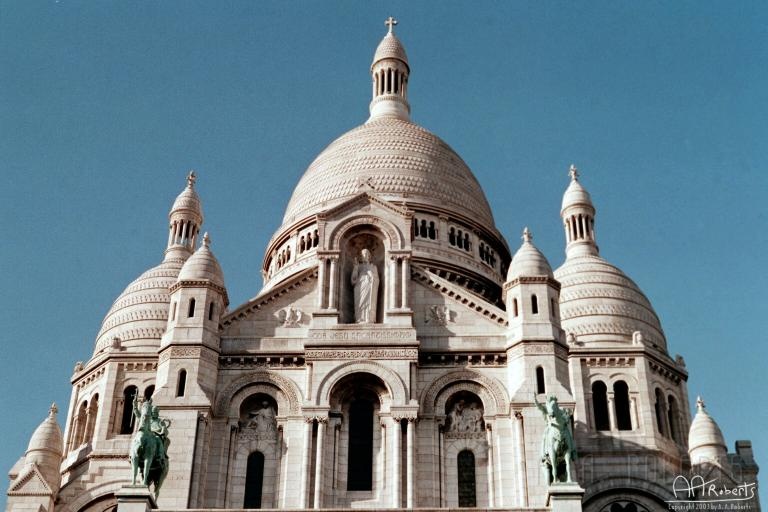 sacrecour5.jpg - They used very white stone.